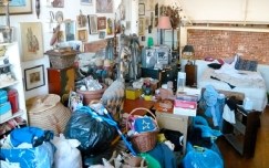 How To Deal With The Hoarder In All Of Us. -  Lightening The Load